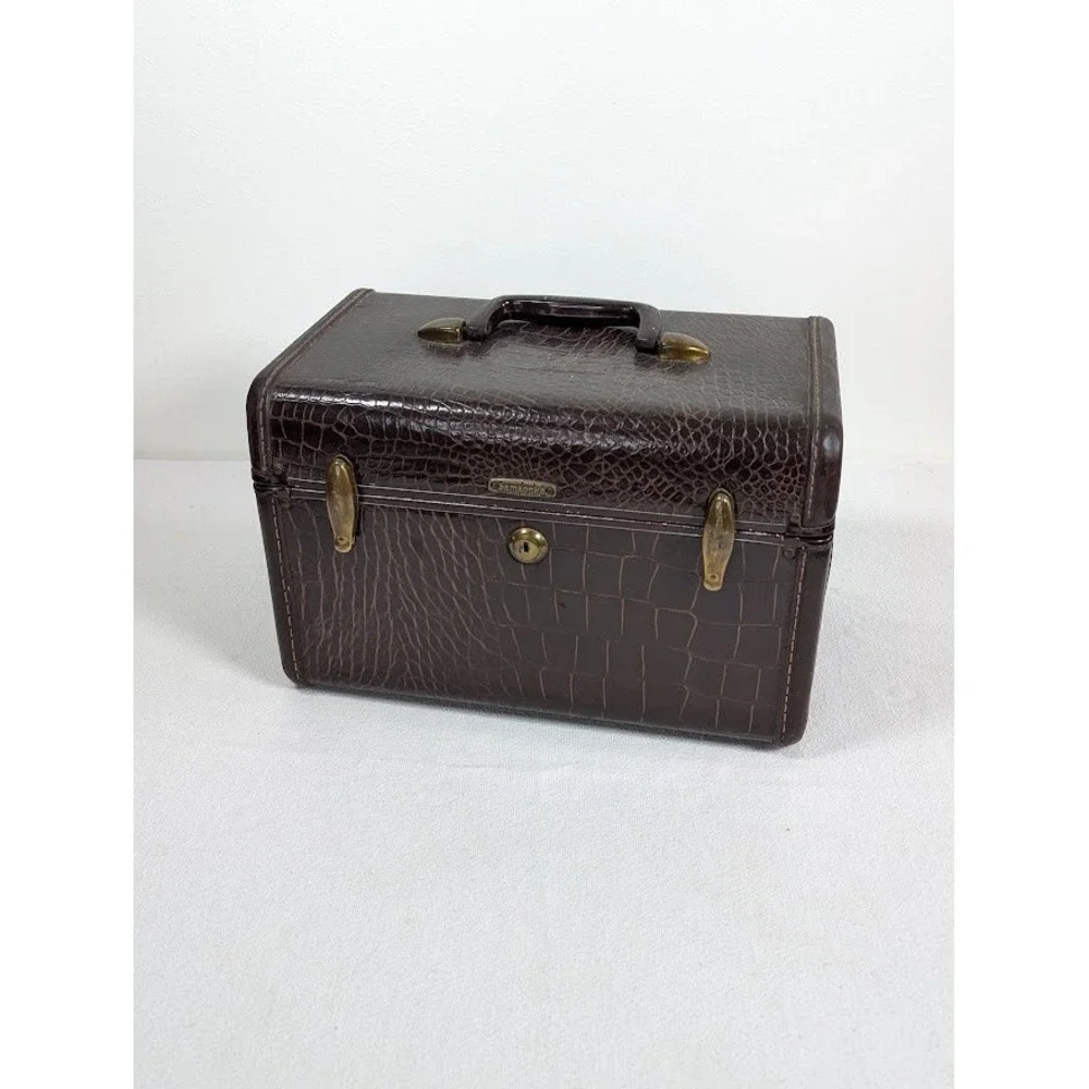 Vintage Samsonite Shwayder Bros Train Case Faux Alligator Embossed Style 4112
